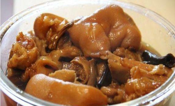 滷肉師傅的「滷豬蹄」做法大公開！只要記住3個技巧，軟脆不膩！