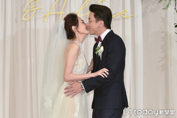 Energy婚禮大跳《放手》！睽違10年重現經典　新郎「坤達一開口RAP帥翻」進副歌全場嗨炸