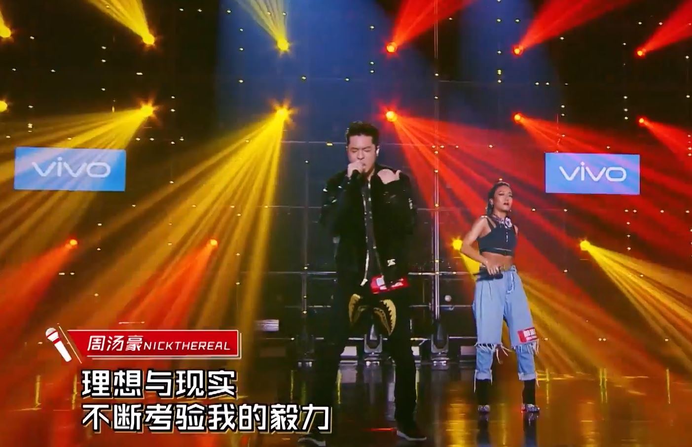 4強關鍵賽出包！周湯豪「台上完全不知情」專心繼續唱　鄧紫棋「爆氣淚灑現場」：還他們公平