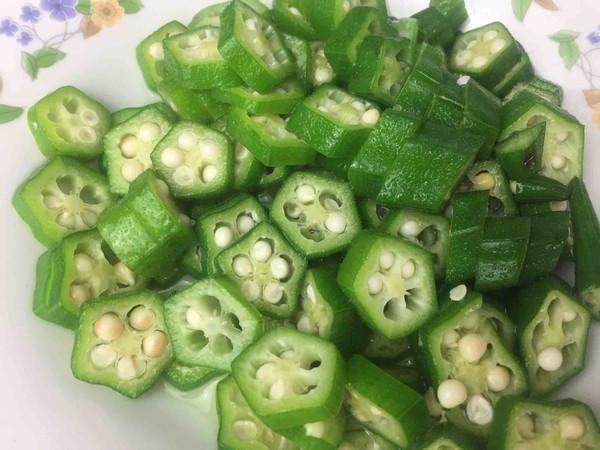 炒秋葵總有粘液？只需記住這一步，鮮香嫩綠口感好，超美味