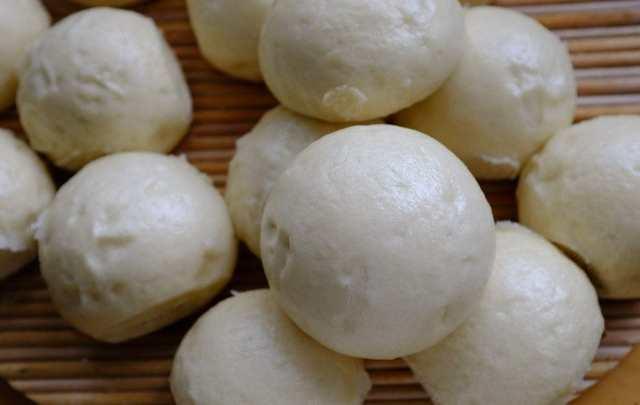 吃不完的【饅頭】和【麵包】別放冰箱冷藏，教你一招保存，放1個月都不壞掉，就像新的一樣