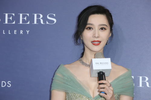 放出來了！？范冰冰被抓包「悄悄出現」　傳中國要求「遵守2規定」換取自由身