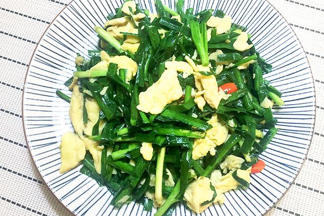 「韭菜炒蛋」到底先炒韭菜還是先炒蛋？很多人不知道這樣做才最好吃！