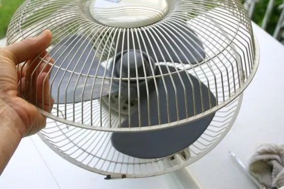 ​風扇髒了難清理？教你一招「不用拆電風扇」立刻潔凈無塵
