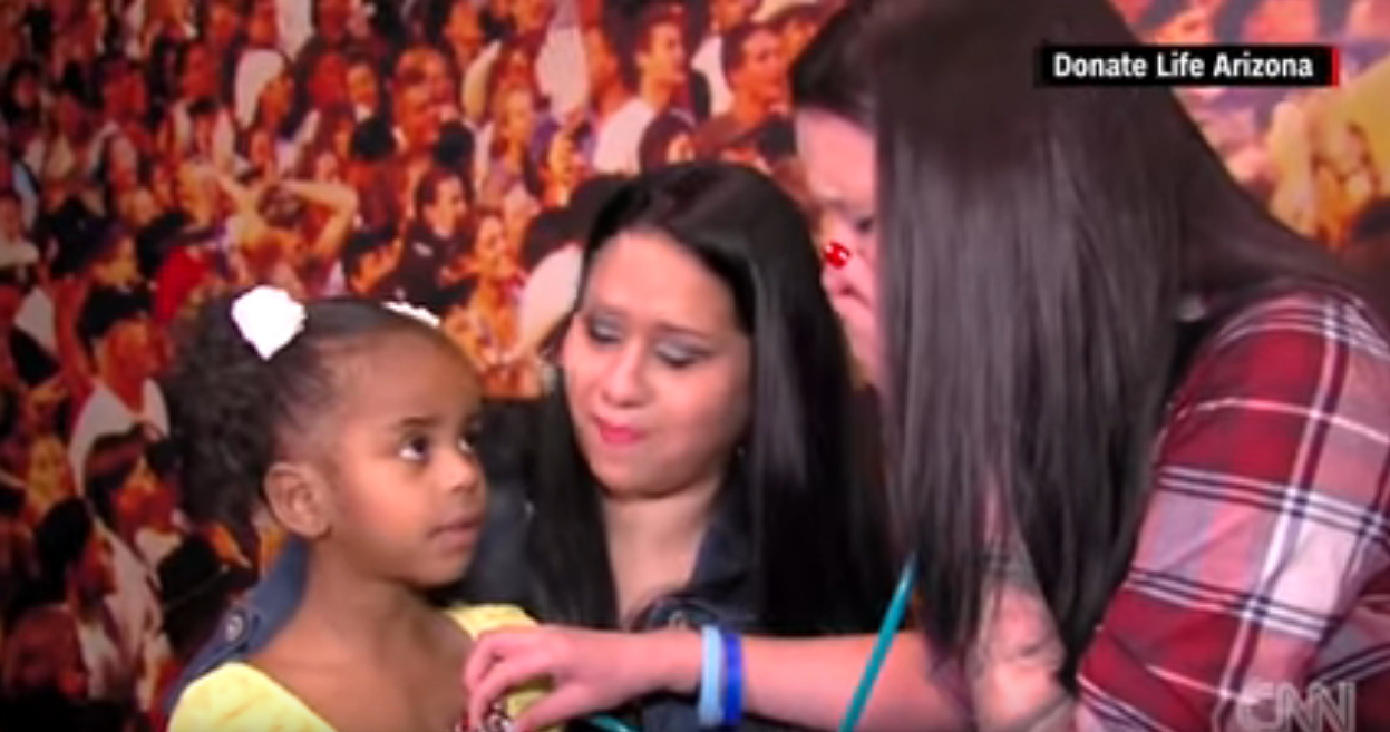 第一次聽見「已離開兒子的心跳聲」！ 一句「這是你的寶貝」母親淚崩驕傲：他好努力活著