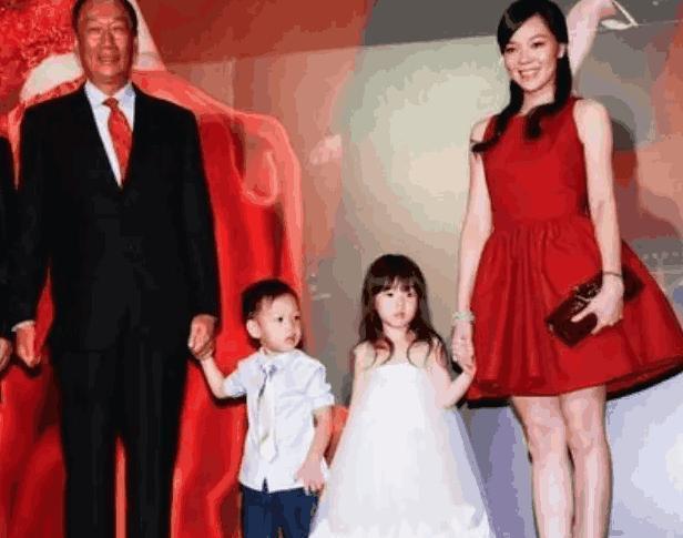 林志玲促成的情緣！郭台銘第一眼見到曾馨瑩　「你身上沒有金錢的味道」徹底征服他的心