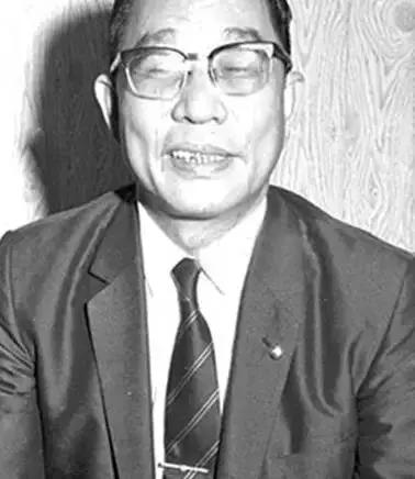 關穎擁有「第一名媛」美稱背景超強大　「5年喜獲三胎」婚後專心相夫教子！