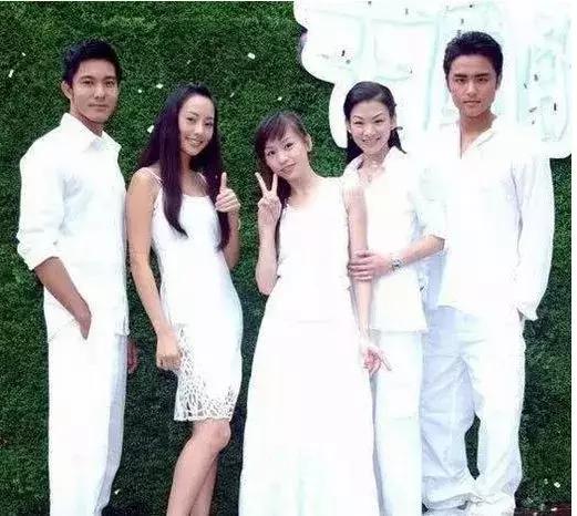 關穎擁有「第一名媛」美稱背景超強大　「5年喜獲三胎」婚後專心相夫教子！