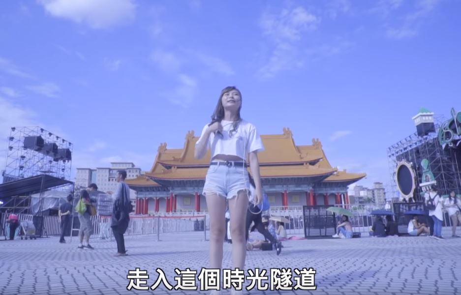 超強女舞團神還原「10首S.H.E經典舞曲」　街頭快閃「萬人感動淚推」：17年的青春歲月啊❤