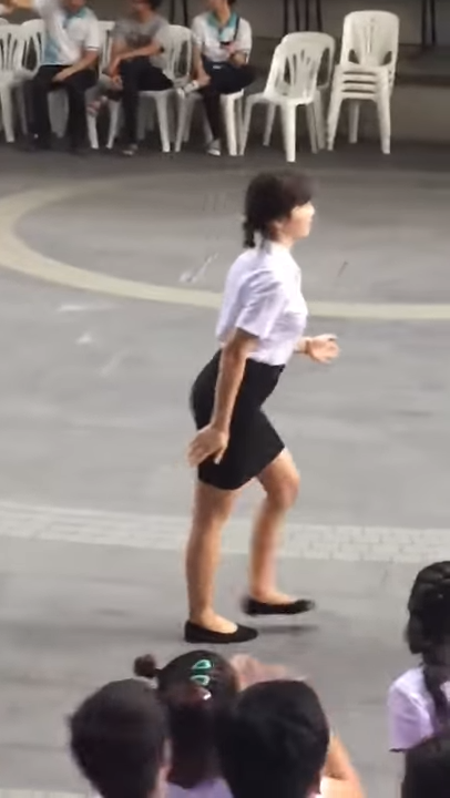 泰國女學生大跳自創火雞舞　跳一半「一旁女同學也加入」全校嗨到最高點：同學壞掉了嗎