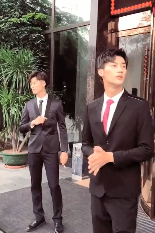 超帥伴郎團「各個顏值爆表」畫面超養眼！　鏡頭一轉「憂鬱男低頭玩手機」秒爆紅：整不下手啦