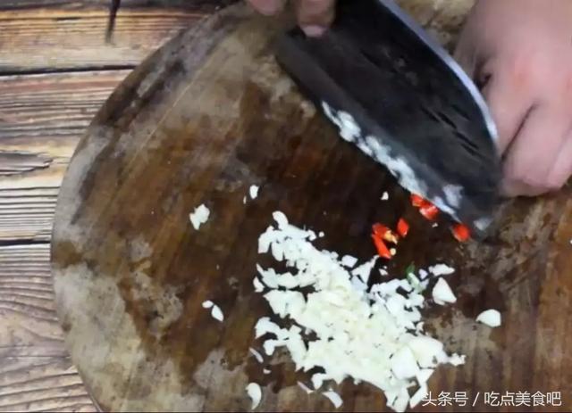 絲瓜不要再炒著吃了，教你新吃法，味道鮮美，做法簡單家常