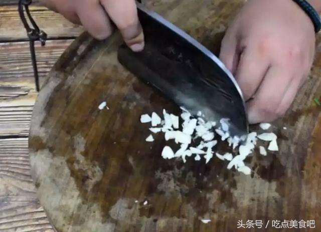 絲瓜不要再炒著吃了，教你新吃法，味道鮮美，做法簡單家常