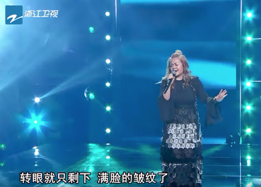 52歲歌手金智娟到《中國新歌聲2》參賽　4位評審「都沒轉身」門打開嚇傻：我...我....