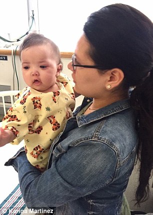 2歲小女娃「黑亮水汪汪大眼」爆紅全網　醫生「一眼看出不對勁」警醒全球父母：這有問題