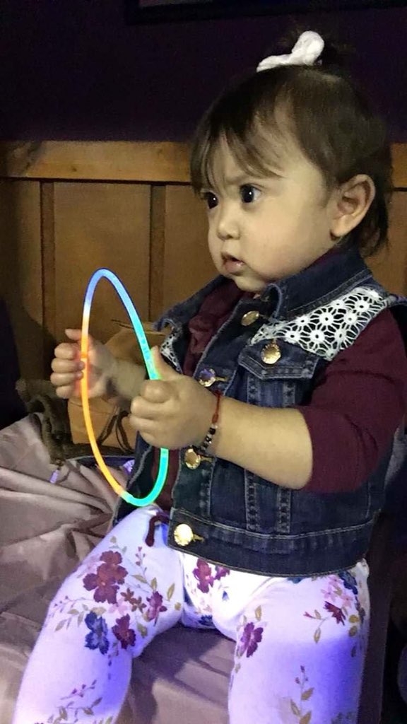 2歲小女娃「黑亮水汪汪大眼」爆紅全網　醫生「一眼看出不對勁」警醒全球父母：這有問題