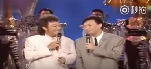 張菲考費玉清：扣子英文怎麼說？公布「答案」後全場哄堂大笑：這哪是英文