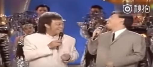 張菲考費玉清：扣子英文怎麼說？公布「答案」後全場哄堂大笑：這哪是英文