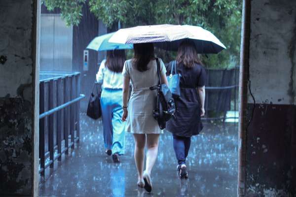 潭美來不來？氣象專家「一張圖秒懂」看各地天氣　外圍環流「這時間最強」慎防強風豪雨