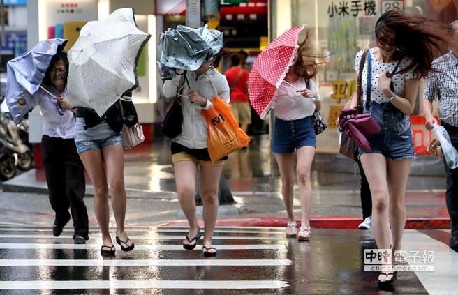 潭美來不來？氣象專家「一張圖秒懂」看各地天氣　外圍環流「這時間最強」慎防強風豪雨