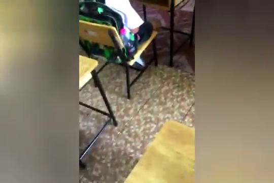 泰國女老師「教學生背九九乘法」方法超狂　忘情熱舞「配上超難忘手勢」網笑：真的揮之不去XD
