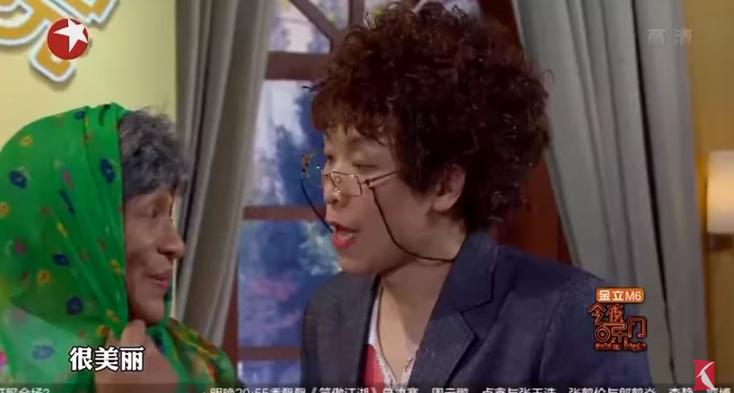 諧星扮老演出爆笑小品「養老院相親」　「出神入化的演技」讓萬人從頭笑到尾