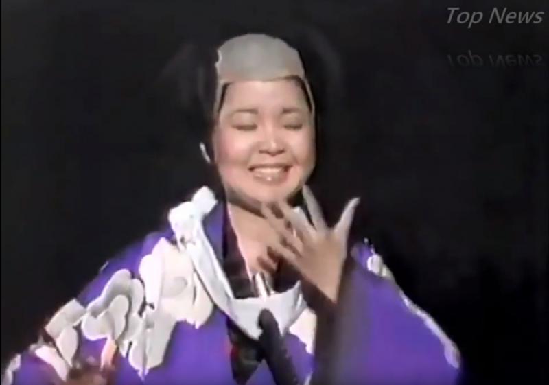 鄧麗君演唱會「狂撩阿兵哥」滿面春風　握著他手「笑問一句話」全場超嗨起鬨