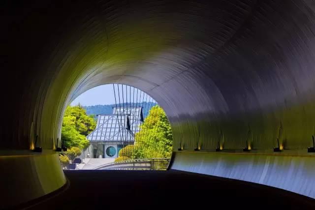 十里桃花源真的存在！貝聿銘用7年建造美術館  彷彿身在詩中：「忽逢桃花林，夾岸數百步」
