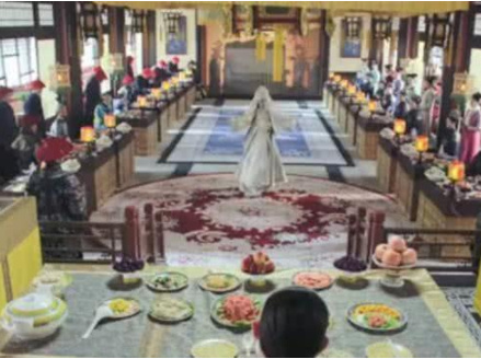 《如懿傳》香妃「出場」太驚艷，乾隆都看呆了！PK《延禧》眼神更顯高貴清冷！