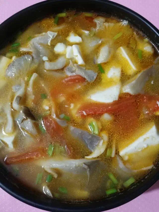 豆腐還能變出新花樣？「13道家常湯品」輕鬆上桌：最適合冬天熱熱喝！