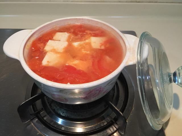 豆腐還能變出新花樣？「13道家常湯品」輕鬆上桌：最適合冬天熱熱喝！