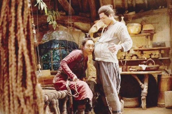 出生28天爸媽不管！他為「報答奶奶養育恩努力百倍」  26歲創下20億票房網友讚：好運會照顧善良的人