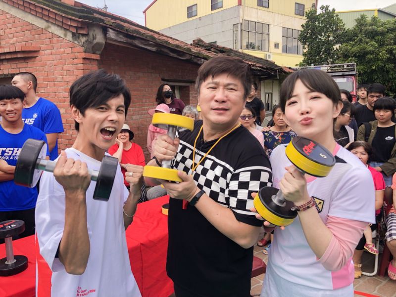 跟進費玉清？胡瓜自爆「將離開演藝圈」小禎也贊成　手擁4節目卻不想待：「一個個慢慢退掉」