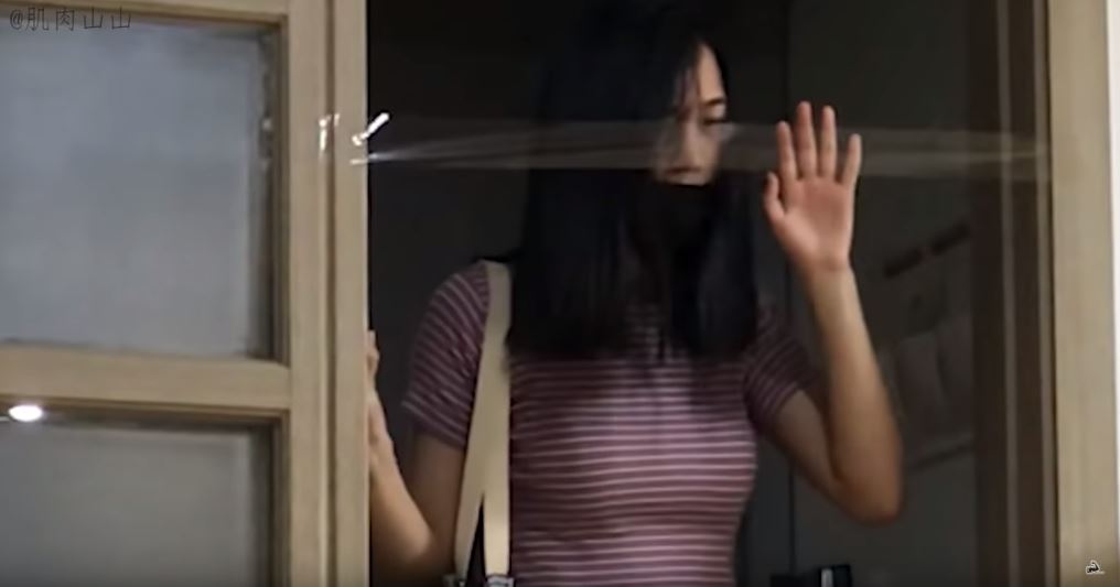 弟弟「大門口貼透明膠帶」整姊姊　姊姊教訓完「回房間重頭戲才上場」網笑瘋：弟弟還活著嗎？