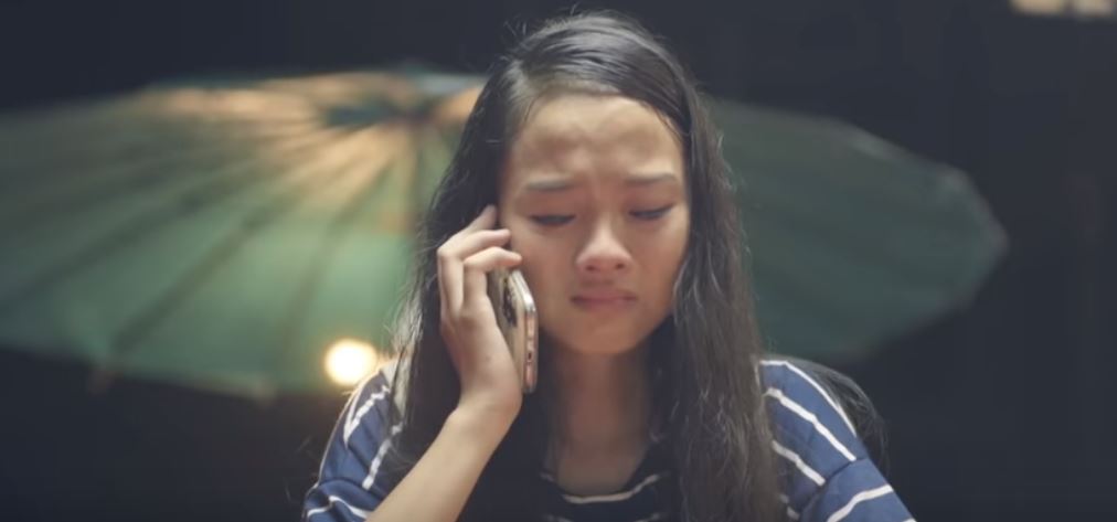 記得養育你的每口飯！攤販老闆娘招待的「一碗蛋炒飯」　讓離家出走女孩悔不當初