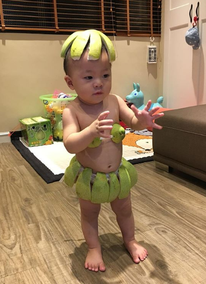 柚子小精靈！ 巧手媽為寶寶「打造超Q比基尼」  賣力搖擺差點走光 網笑歪：長大會後悔