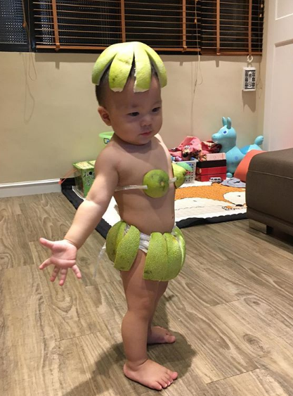 柚子小精靈！ 巧手媽為寶寶「打造超Q比基尼」  賣力搖擺差點走光 網笑歪：長大會後悔