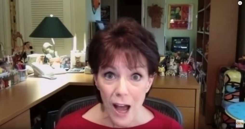 真人版Siri是她！鄰居懷疑聲音不像　她聽完笑笑「下一秒原音重現」對方聽傻：真的是本尊