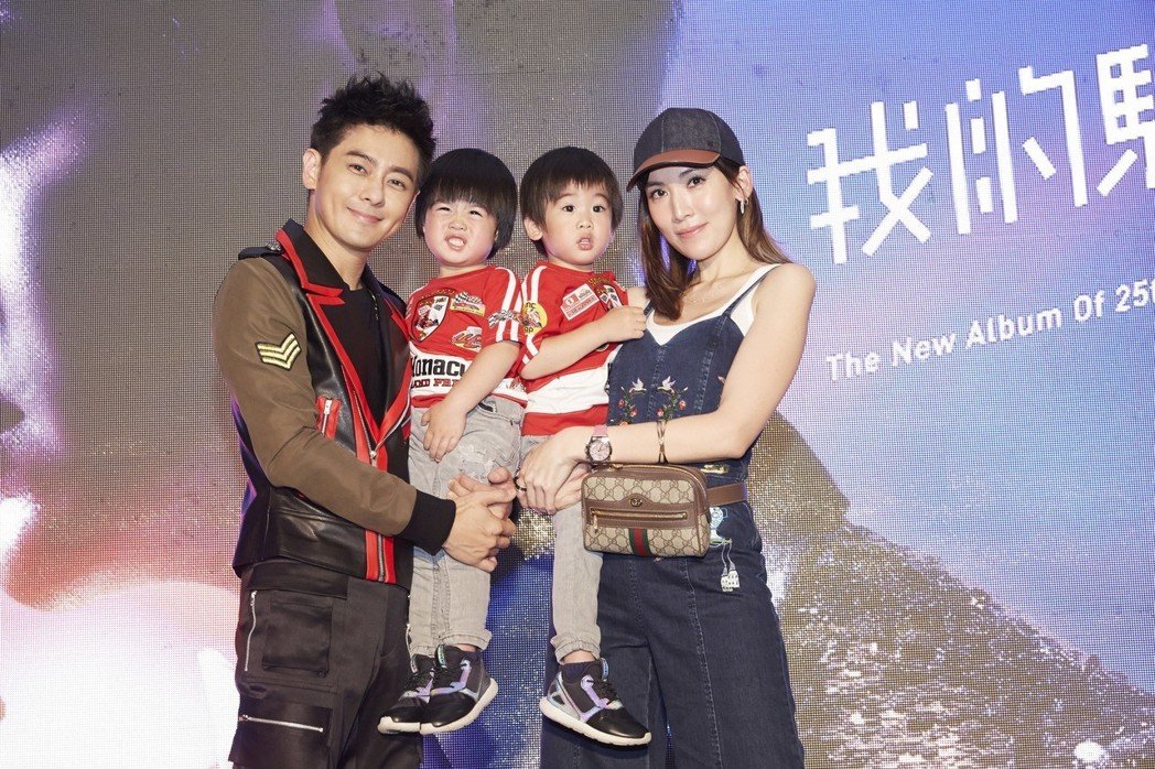 不老基因會遺傳！林志穎開心慶生「曝光68歲媽媽美照」　網羨慕傻眼：「說是姊姊我都相信」