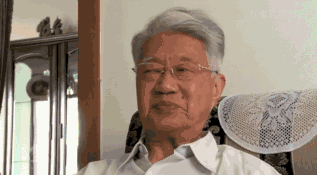 請記得我！20歲對他一見鍾情42歲嫁給心上人  卻在「70歲時忘了全世界」：只認得戴金邊眼鏡的你