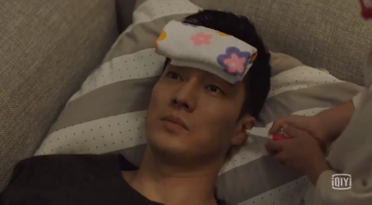 蘇志燮「特務兼褓姆」帶小孩　全程厭世臉「被扮成兔女郎」女網友笑瘋：臭臉也能那麼帥❤