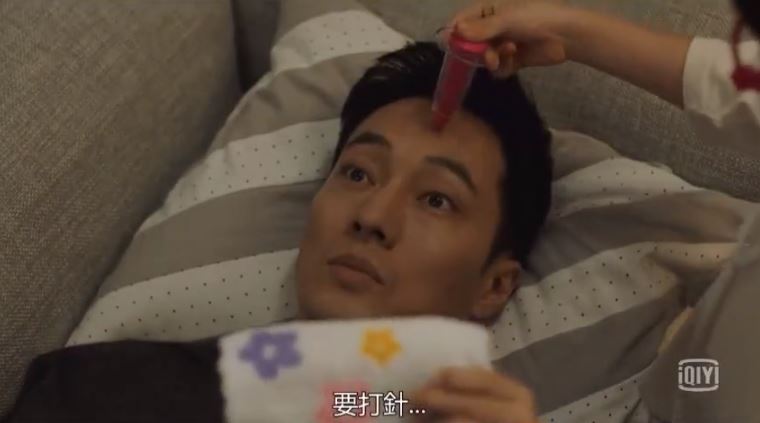 蘇志燮「特務兼褓姆」帶小孩　全程厭世臉「被扮成兔女郎」女網友笑瘋：臭臉也能那麼帥❤