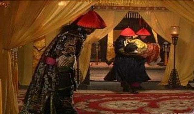 揭秘：為何清朝妃子侍寢    都是「光著身子裹被子裡抬進寢宮」？看完長知識了