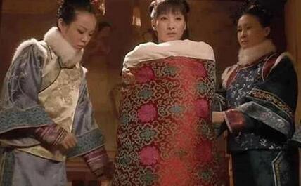 揭秘：為何清朝妃子侍寢    都是「光著身子裹被子裡抬進寢宮」？看完長知識了
