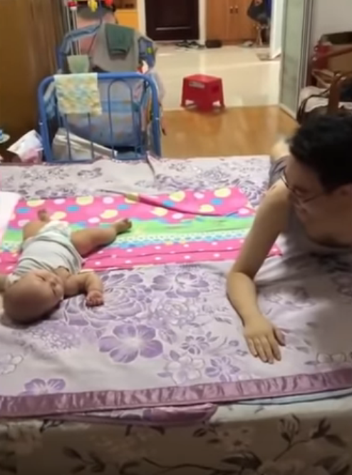 身教大於言教！爸媽「親自示範」如何翻身 寶寶一看就會  親子時光超歡樂