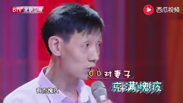 數到5媽媽就出現！8歲男孩畫出心中母親　媽媽驚喜「化身畫中模樣」：這是爸爸送的禮物