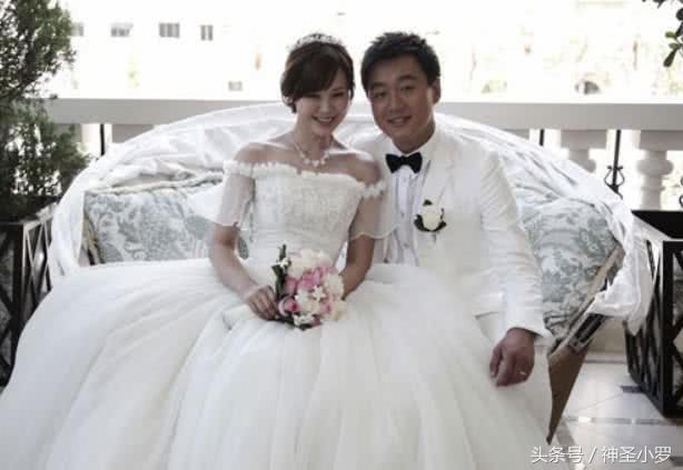 「娶了自己的大學老師」婚後上交財政大權 他用17年呈現婚姻最美模樣