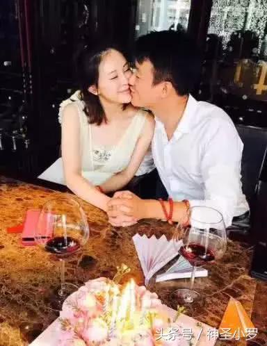 「娶了自己的大學老師」婚後上交財政大權 他用17年呈現婚姻最美模樣