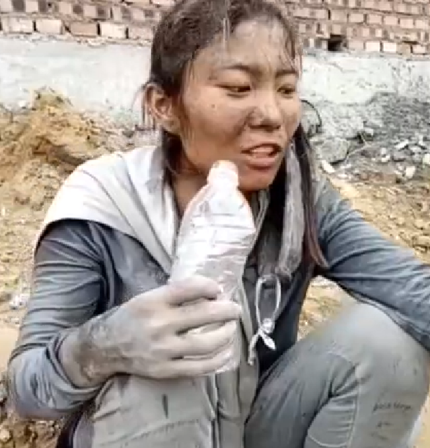 女工人「搬水泥自己來」灰頭土臉從不嫌　下班後變裝網友認不出：贏過一票女神