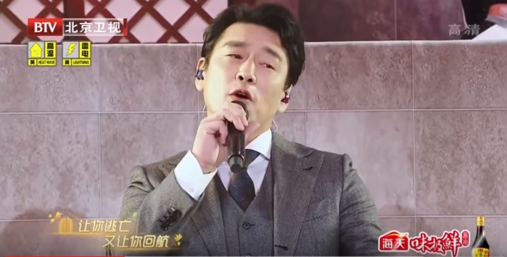 原來王耀慶這麼會唱！手握麥克風帥氣現身　一開口好聽到網友狂推：可以考慮出唱片了